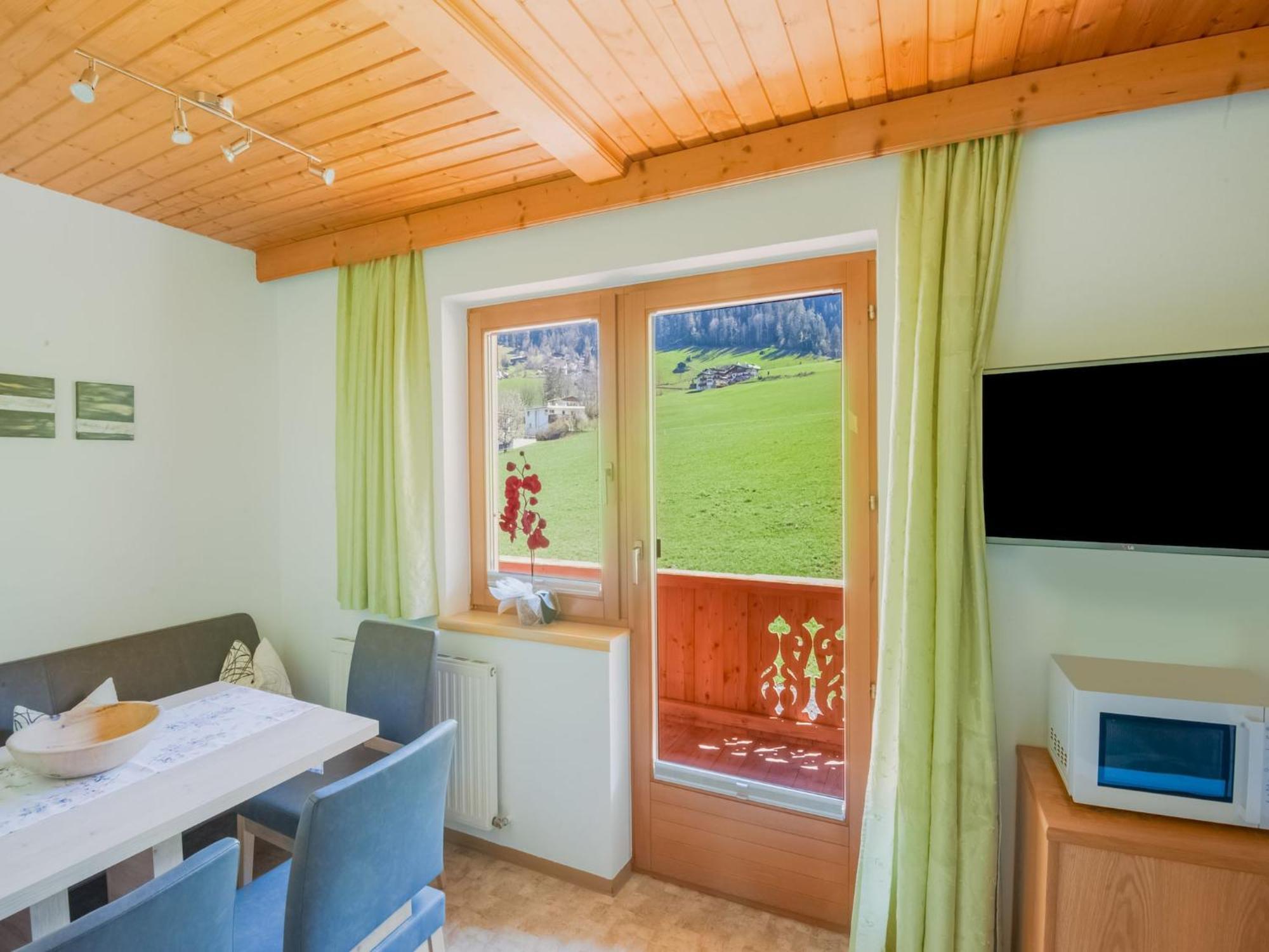Apartment With Panoramic View Ramsau im Zillertal Luaran gambar